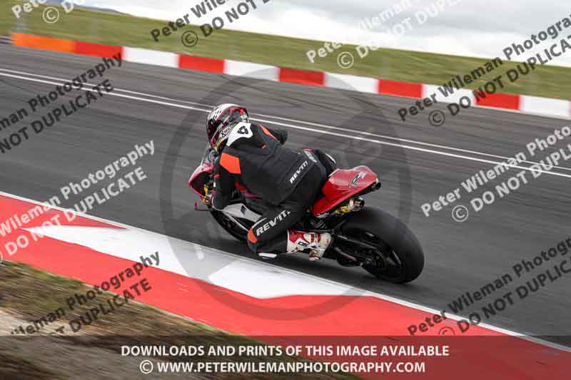 cadwell no limits trackday;cadwell park;cadwell park photographs;cadwell trackday photographs;enduro digital images;event digital images;eventdigitalimages;navarra;no limits trackdays;peter wileman photography;racing digital images;trackday digital images;trackday photos